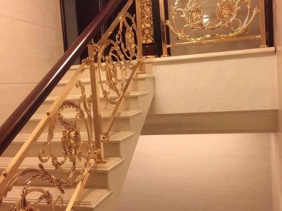 大同热销复式套房铝雕花金色楼梯围栏上门安装图2