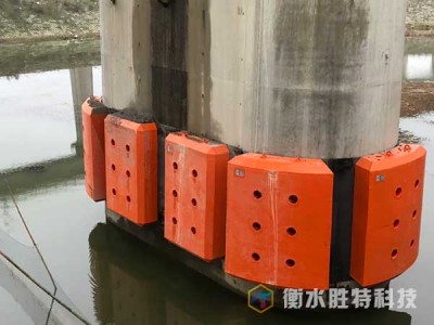 河北胜特科技自浮式钢覆式复合材料防撞装置  桥梁防撞护舷