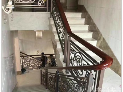北京新中式新建别墅弧形铜雕刻楼梯扶手确实豪华图2