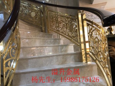 深圳酒店旋转楼梯铜铝雕花楼梯护栏安装完美落幕图2