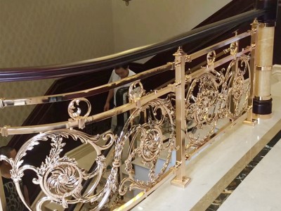 金黄色铜艺楼梯栏杆图2