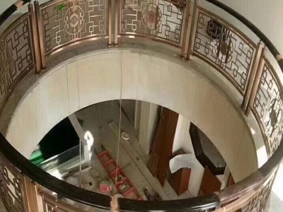 铜艺雕花扶梯图1