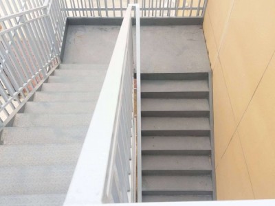 泰安钢结构楼梯扶手图2