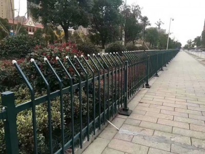 草坪护栏，pvc护栏，绿化护栏图2